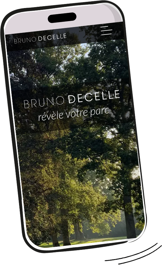 Smartphone affichant site paysagiste avec parc arboré